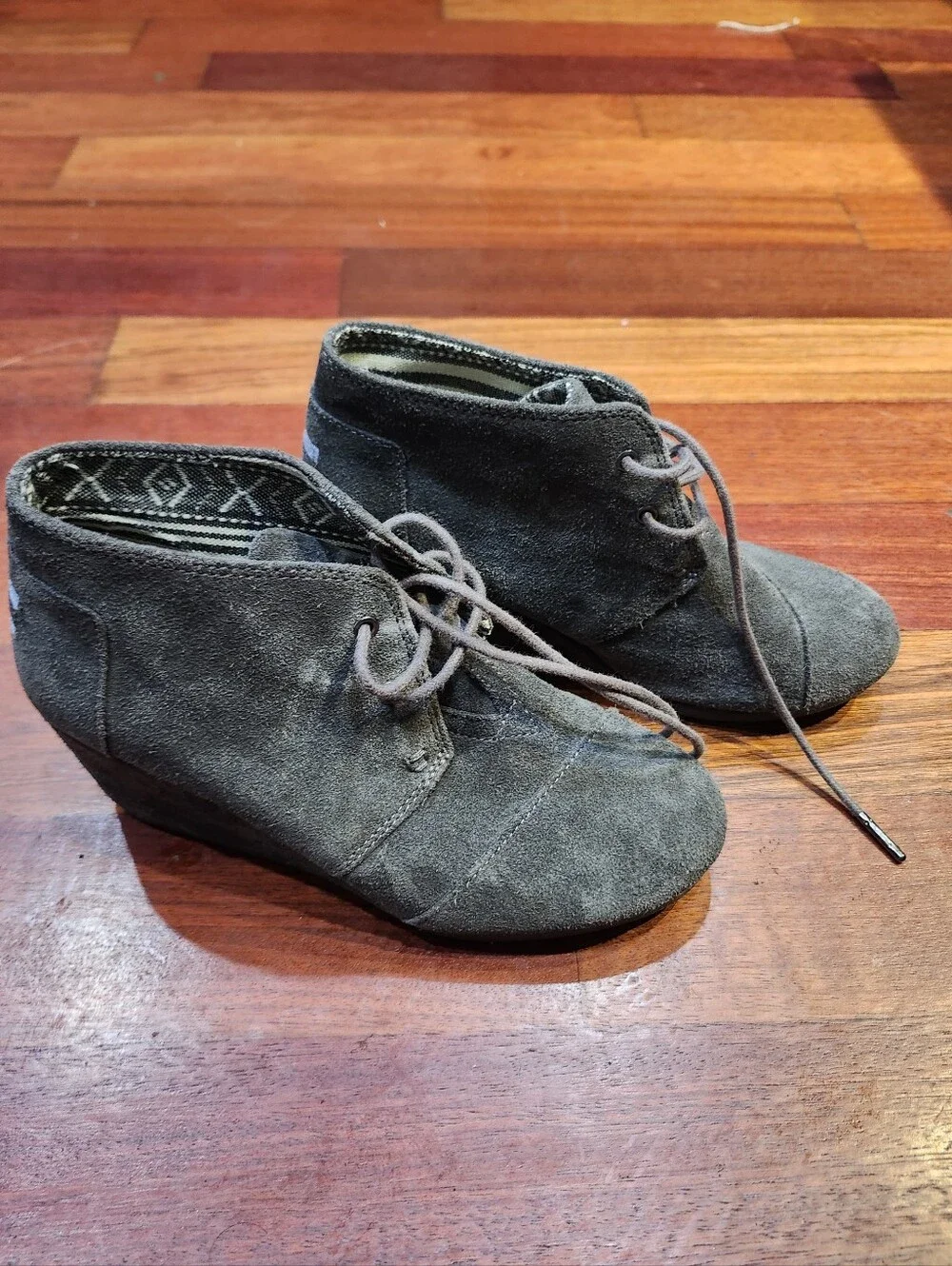 Toms Gray Suede Desert Wedge Lace-Up Booties Women's Size 7